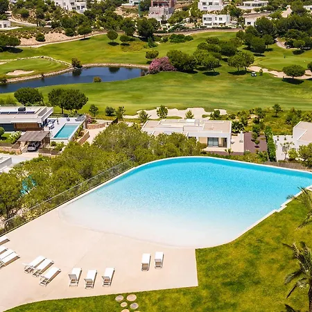 Las Colinas Golf & Country Club Residences *
