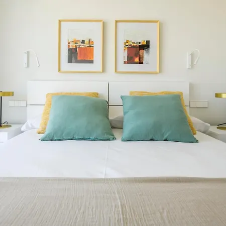 Las Colinas Golf & Country Club Residences *