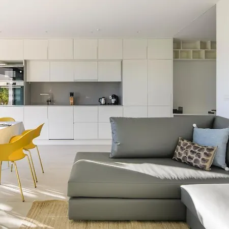 Villa Las Colinas Golf & Country Club Residences *