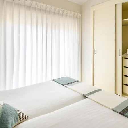 Villa Las Colinas Golf & Country Club Residences *