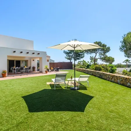 Las Colinas Golf & Country Club Residences Villa *
