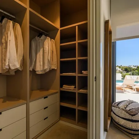 Las Colinas Golf & Country Club Residences Villa *