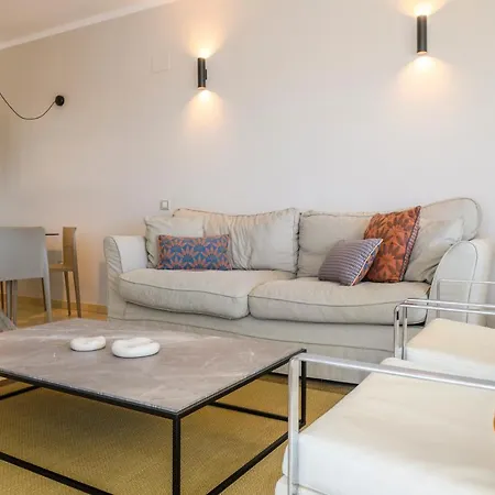 Las Colinas Golf & Country Club Residences Villa