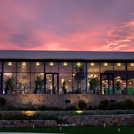 Las Colinas Golf & Country Club Residences