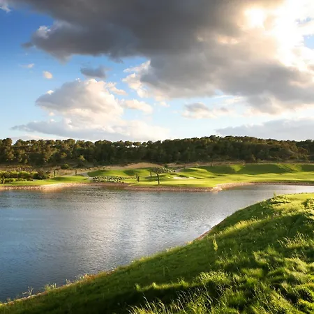 Las Colinas Golf & Country Club Residences